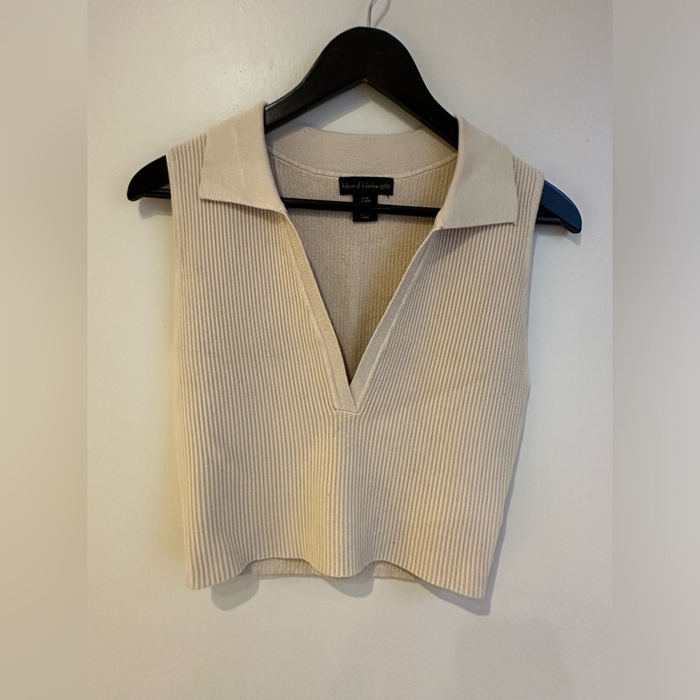 House of Harlow 1960 deep v-neck polo collar crop knit